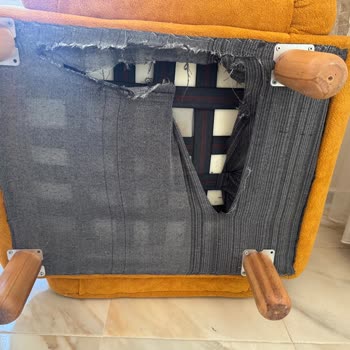 Kırık Ve Eksik Mobilyalar, İlgisiz Çalışanlar Mağduriyetimizi Artırdı