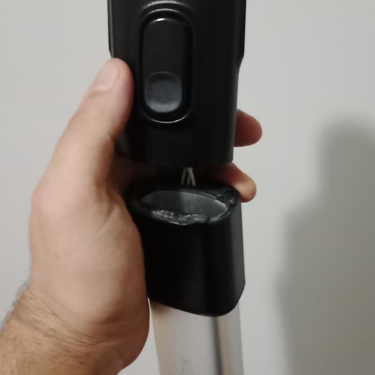 Philips Süpürge Parçaları Kısa Sürede Kırıldı, Yenisiyle Değişim Talebi