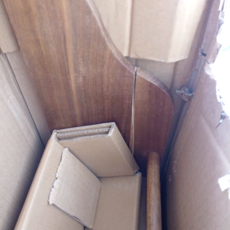 Estante de Zara Home enviado roto, solicito reembolso