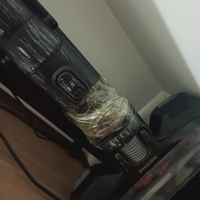 Philips Süpürgenin Parçaları Kısa Sürede Kırıldı, Garanti Kapsamında Destek Alamadım