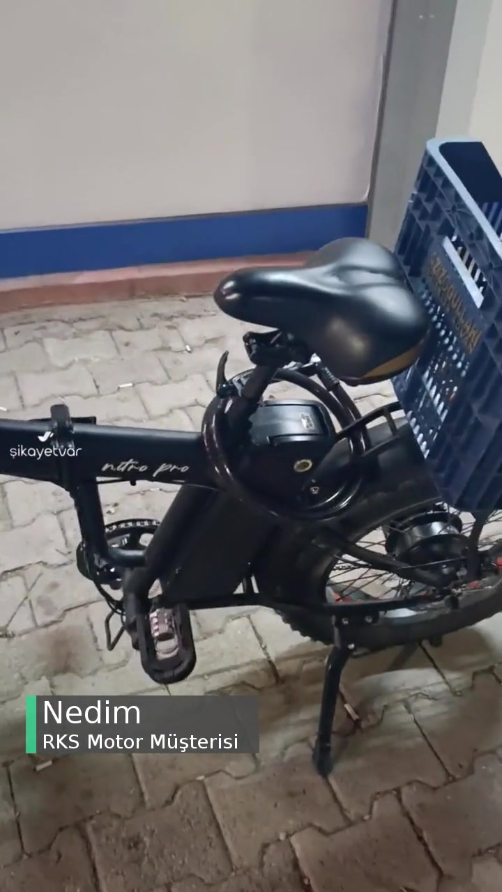 Bisiklette Sıkıntı Yaşıyorum Beyinde Bir Sorun Var İade İstiyorum videonun kapak resmi