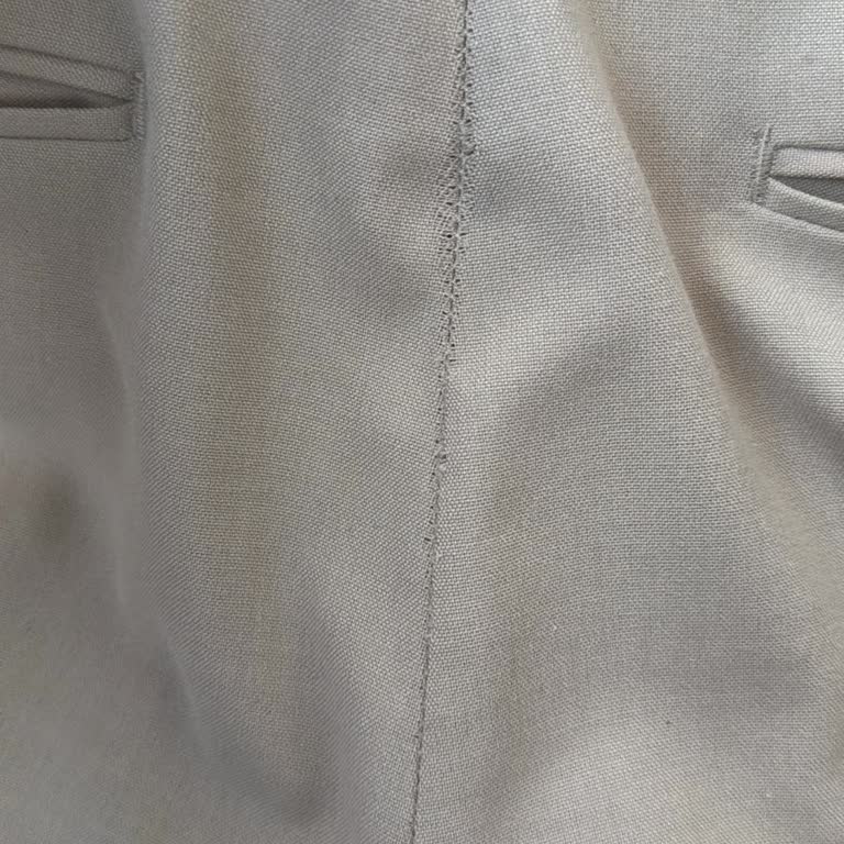 Bir Kez Giyilen Pantolonun Dikişleri Attı Mağaza Çözüm Sunmadı