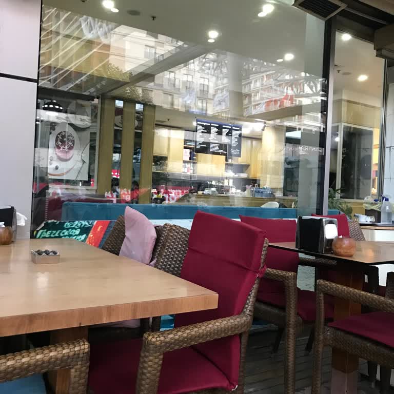 Özsüt Akbatı Şubesinde Uzun Bekleme Ve Saygısız Davranış