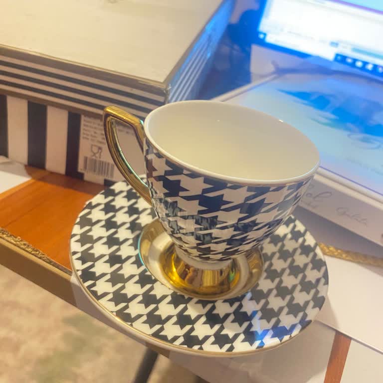 Yeni Açılan Fincan Takımında Kırık Ve Renk Silinmesi Sorunu Yaşadım