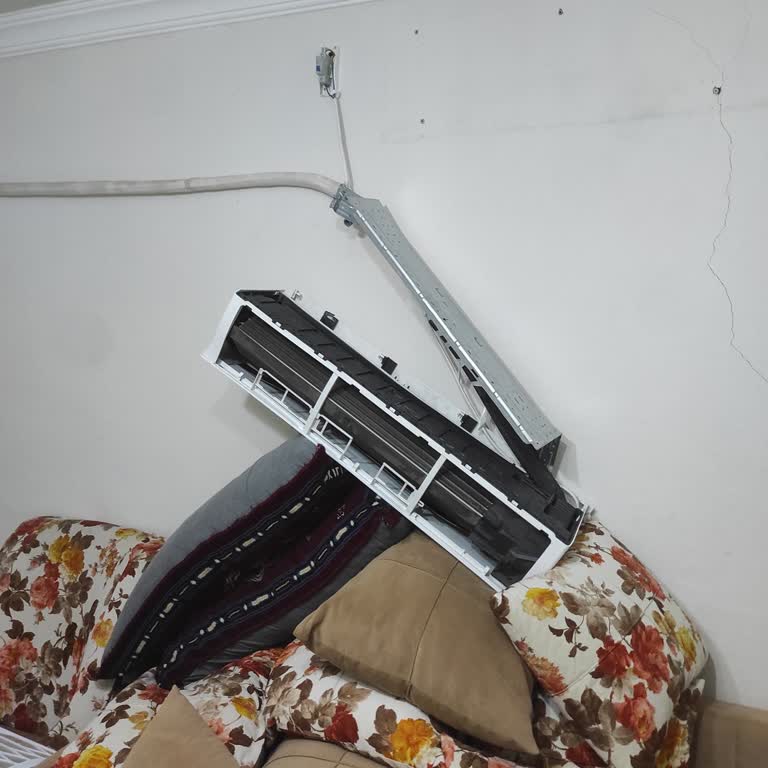 Servis Hatası Nedeniyle Klima Düşmesi Ve Geç Müdahale