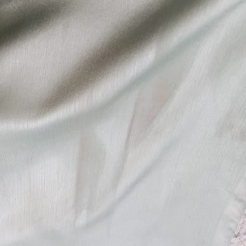 Kirli Abiye Ve İlgisiz Hizmetle Hayal Kırıklığı