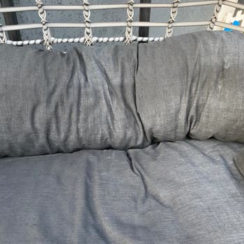 Bahçe Salıncağının Kumaşı Kısa Sürede Yıprandı Ve Boya Veriyor