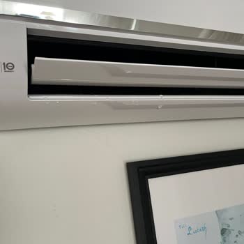 My LG PC18SQ Dualcool Plus AC Leaks Water