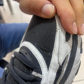 Ayakkabım 4 Ayda Yırtıldı, Değişim Talebim Reddedildi!