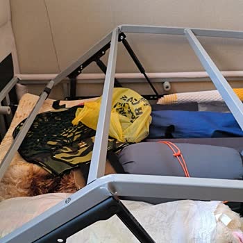 Aldığım Baza Kırıldı, Servis İlgilenmedi: Çocuğum Haftalardır Yerde Yatıyor