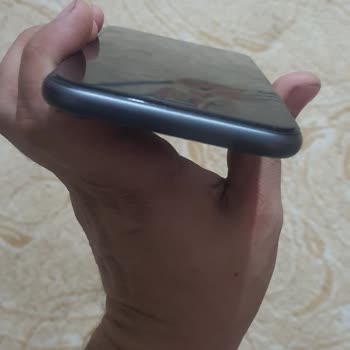 Yenilio Cihaz Sadece 4 Aylık Olmasına Rağmen Bataryanın Aşırı Şişmesi Nedeniyle Ekran Ayrıldı!