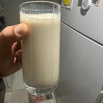 Bozuk Ve Renk Değişimi Olan Süt Ürünleriyle Karşılaştım