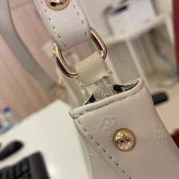 Garantili Çantanın Sapı Kısa Sürede Koptu, İade Talebine Dönüş Yapılmıyor