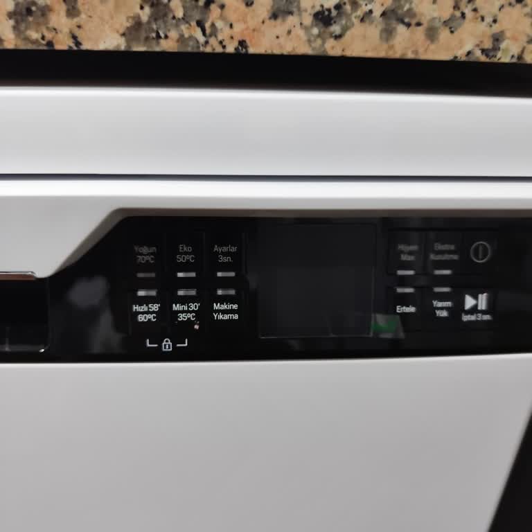Yeni Bulaşık Makinesinde Geçmeyen Yoğun Plastik Kokusu Mağduriyeti