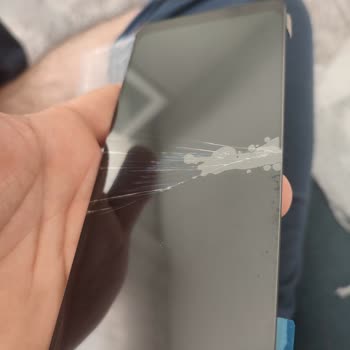 Kırık Ve Hasarlı Telefon Ekranının İadesi Reddedildi, Kanıtlarım Dikkate Alınmıyor