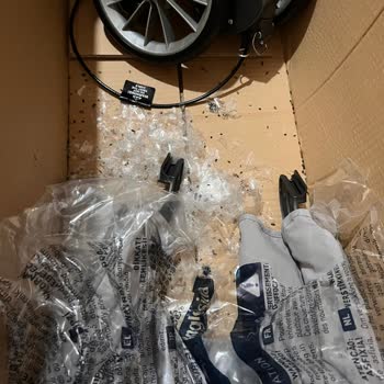 Bebek Arabasında Fare Dışkısı Hijyen Skandalı Yaşadık