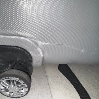 Ajet Uçuşunda Valizlerim Kırıldı Ve Çözüm Sunulmadı