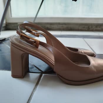 Kısa Sürede Topuğu Kırılan Ayakkabı Ve Yetersiz Tamir Sonrası Çözüm Eksikliği