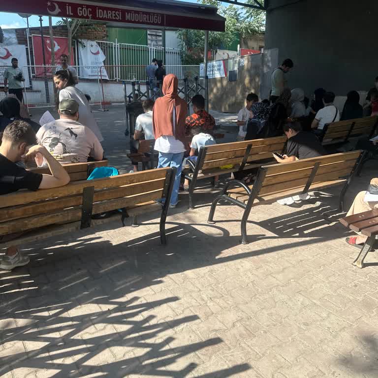Esenyurt Göç İdaresi’nde Uzun Bekleme Ve Yetersiz Hizmet Deneyimi