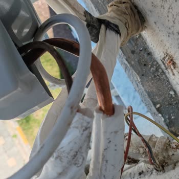 Vestel Klima Kurulumunda Ezilmiş Borular Ve İlgisiz Servis Nedeniyle Mağduriyet