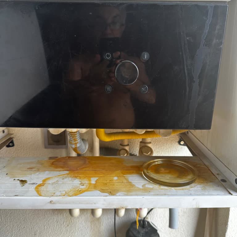 Garantisi Devam Eden Kombide Tekrarlayan Su Kaçağına Çözüm Bulunmuyor