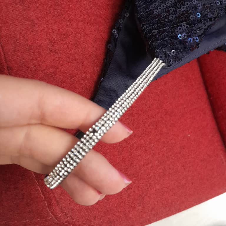 Eksik Taşlı Elbise Ve İlgisiz Müşteri Hizmetleri Mağduriyetim