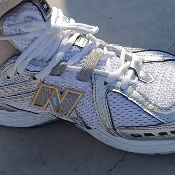 Satın Aldığım Ayakkabının Kısa Sürede Bozulması Ve Satıcıya Ulaşamama Sorunu