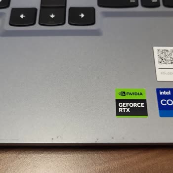 Lenovo Dizüstü Bilgisayarımda Touchpad Bölgesinde Boya Dökülmesi Sorunu