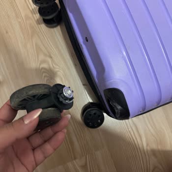 Kamil Koç Dikkatsiz Bagaj Yerleştirme Nedeniyle Valizlerim Ve Eşyalarım Zarar Gördü