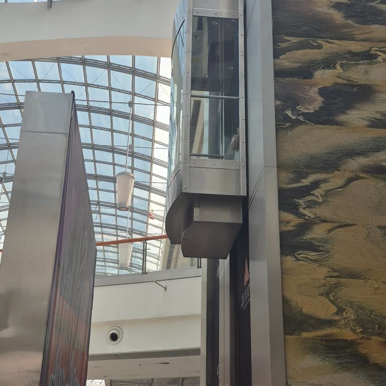 Antares AVM'de Elektrik Kesintisi Ve Asansörde Mahsur Kalma Sorunu