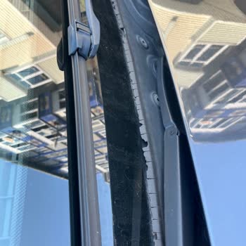 BMW 5.25 Ön Silecek Altı Parçası Kendiliğinden Çürüdü, Ücretli Değişim Talebi