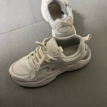 Aldığım Spor Ayakkabı Sürekli Ayağımı Yaralıyor, Çözüm Bekliyorum