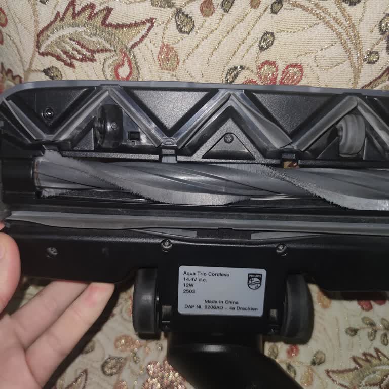 Philips Aqua Trio 9000 Süpürge Başlığı Kısa Sürede Arızalandı, Yedek Parça Sorunu Yaşanıyor