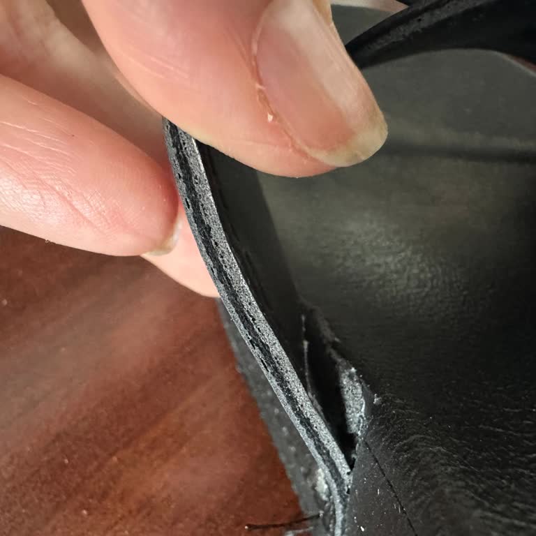 FLO Online'dan Aldığım Terlikler Defolu Ve Yırtık Çıktı