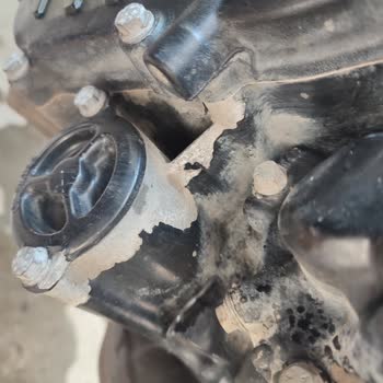 Sıfır Motosikletin Motor Blogunda Boya Dökülmesi Ve Garanti Kapsamında Çözüm Talebi