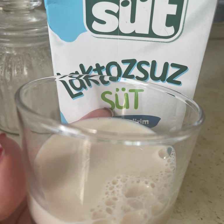 Laktozsuz Sütün Rengindeki Şüpheli Değişiklik Endişelendiriyor