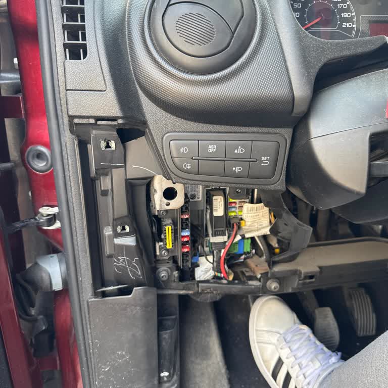 Yetkili Serviste Geciken Parça Ve Yetersiz İletişim Nedeniyle Mağduriyet