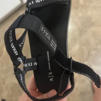 Armani Exchange Sandaletin Süngeri Kısa Sürede Koptu