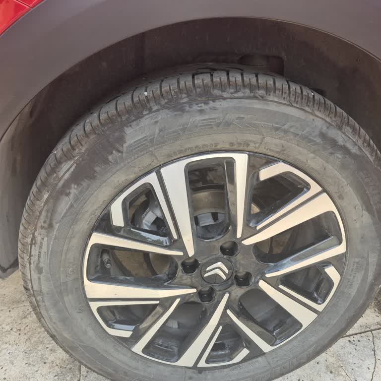 Sıfır Aracın Lastikleri İlk Haftada Patladı Can Güvenliğim Tehlikede