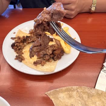 Denizli Sinpaş Şubesinde İlgisiz Hizmet Ve Beklentiyi Karşılamayan Döner Deneyimi