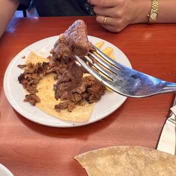 Denizli Sinpaş Şubesinde İlgisiz Hizmet Ve Beklentiyi Karşılamayan Döner Deneyimi