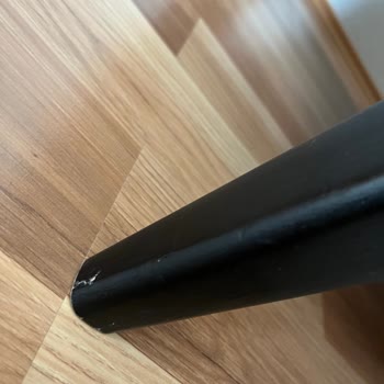 Aldığım Koltuk Takımında Tüylenme, Yırtık Ve Çizikler Var