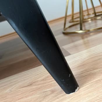 Aldığım Koltuk Takımında Tüylenme, Yırtık Ve Çizikler Var