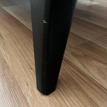 Aldığım Koltuk Takımında Tüylenme, Yırtık Ve Çizikler Var