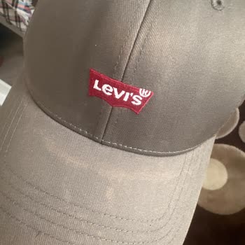 Levis Şapkam Az Kullanımla Renk Attı Değişim Ya Da İade İstiyorum