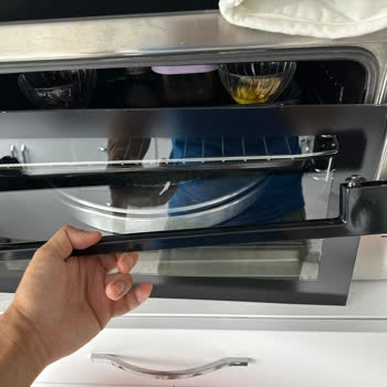 Arçelik Fırın Kapağı Camı Patladı, Güvenlik Riski Oluştu