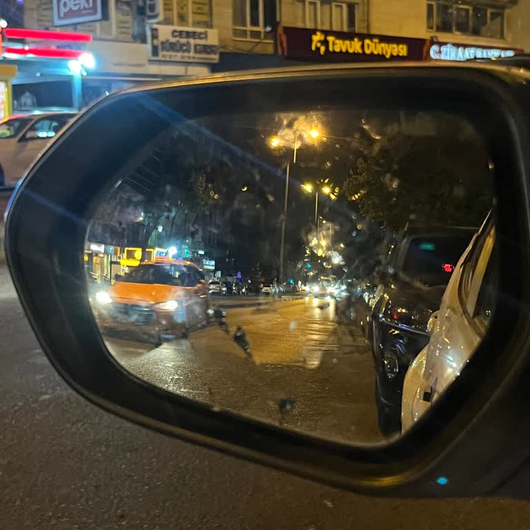 Serviste Ayna Değişimi İçin Uzun Süre Bekletildim Ve Bilgi Alamadım