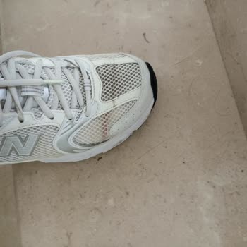 Kısa Sürede Yırtılan New Balance Ayakkabılar İçin Değişim Talebi