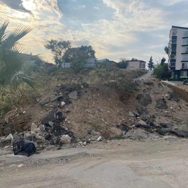 Aksa Gaz Yol Çalışması Sonrası Molozların Temizlenmemesi