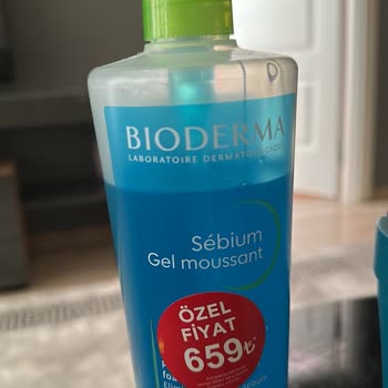 Eczaneden Alınan Yüz Yıkama Jeli Cildimi Bozdu, İlgisiz Yaklaşım